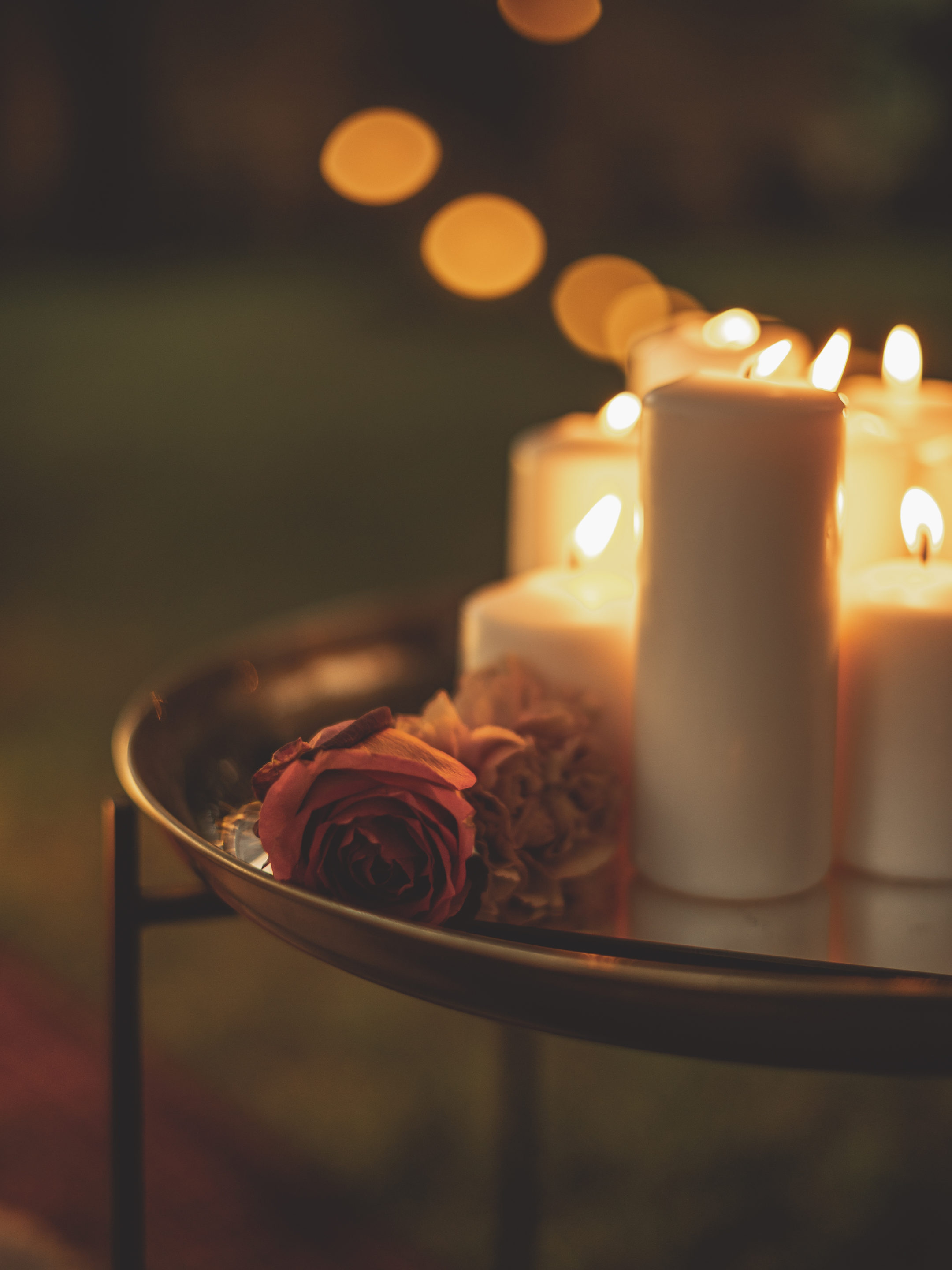 Anniversaire : Créer un chemin de table avec des bougies - Marie