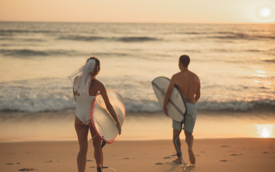 plage surf mariés sable mer