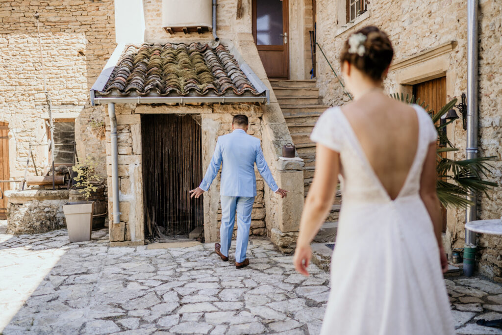 découverte mariée légende superstition