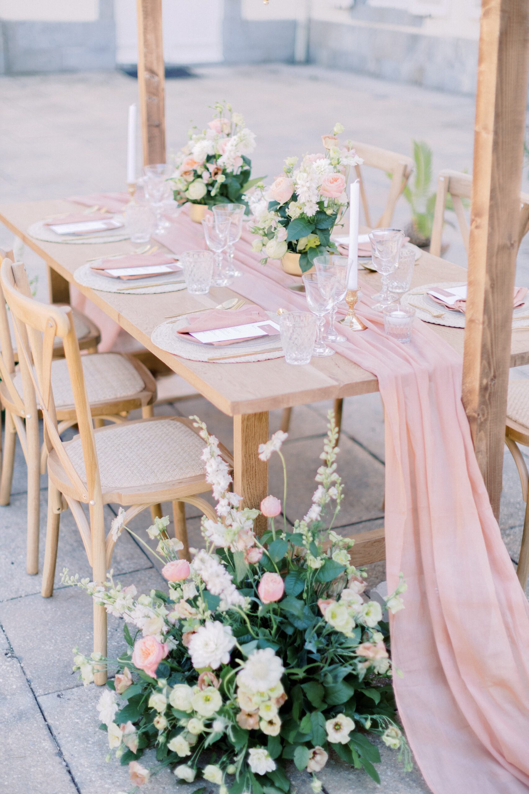 table de mariage rose poudré mariage bretagne