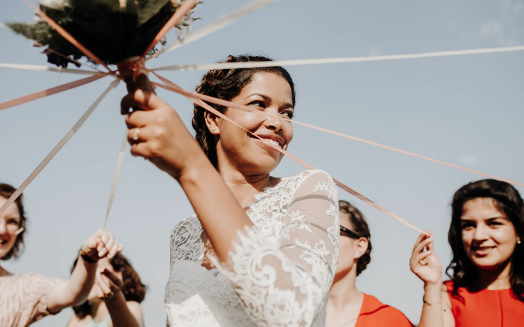 Les différentes façons de lancer votre bouquet de mariée