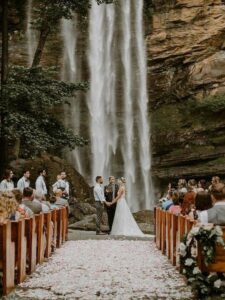 Cascade mariage cérémonie laïque