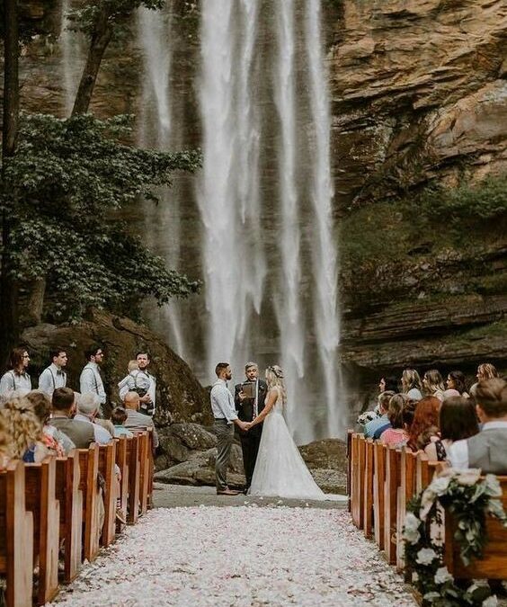 Cascade mariage cérémonie laïque