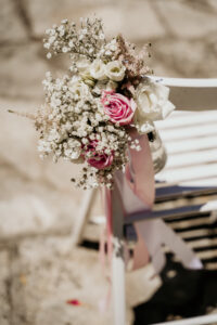 bout de banc, cérémonie, fleurs, décoration, mariage, decoration de mariage, fleurs de cérémonie 