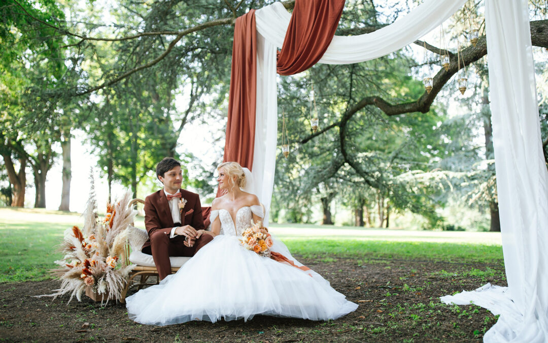 Couple, photo de couple, mariés, séance de photo de couple, foret