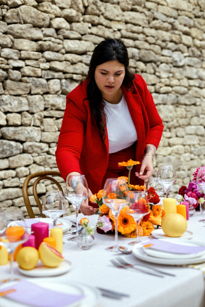 Table colorés - fruits découpés - jaune - rose - fushia