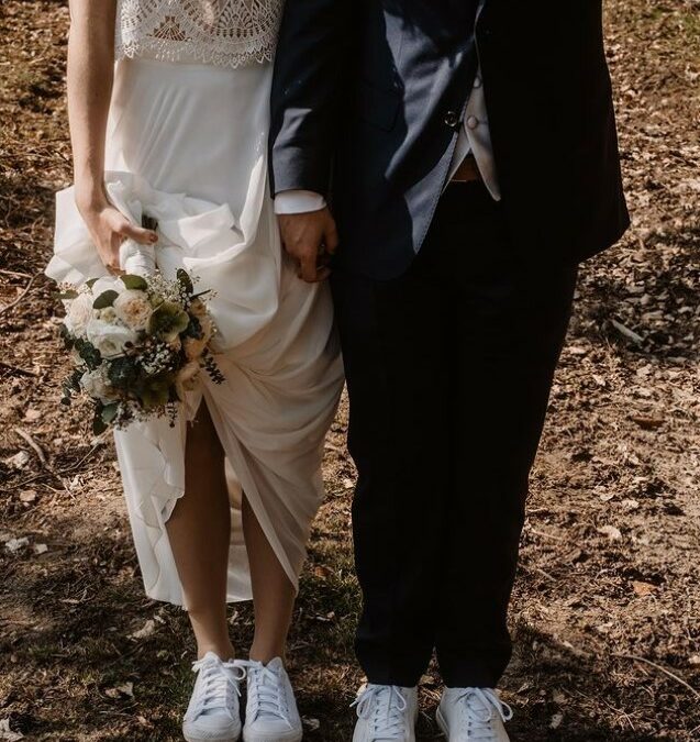 baskets blanches, mariés, baskets mariés, mariage, chaussures originales