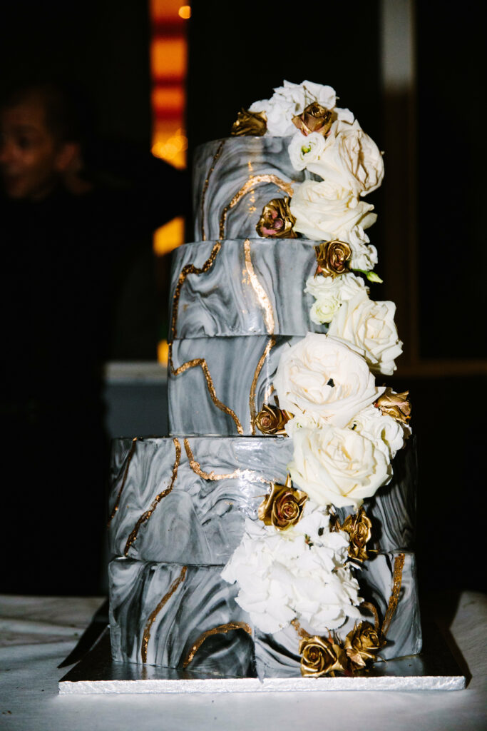 gâteau de mariage gâteau marbré wedding cake fleurs 