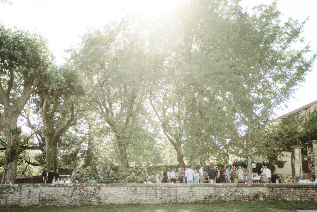 Mariage en plein air, extérieur, printemps, été, soleil, nature, pierres