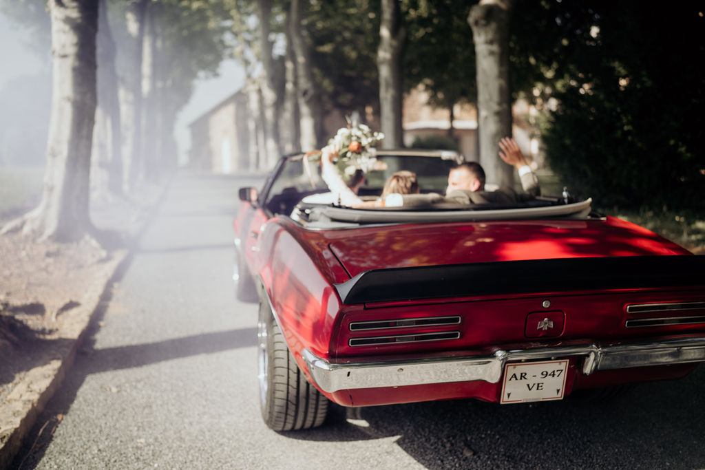 mariés voiture voiture des mariés voiutre rouge mariage last minute