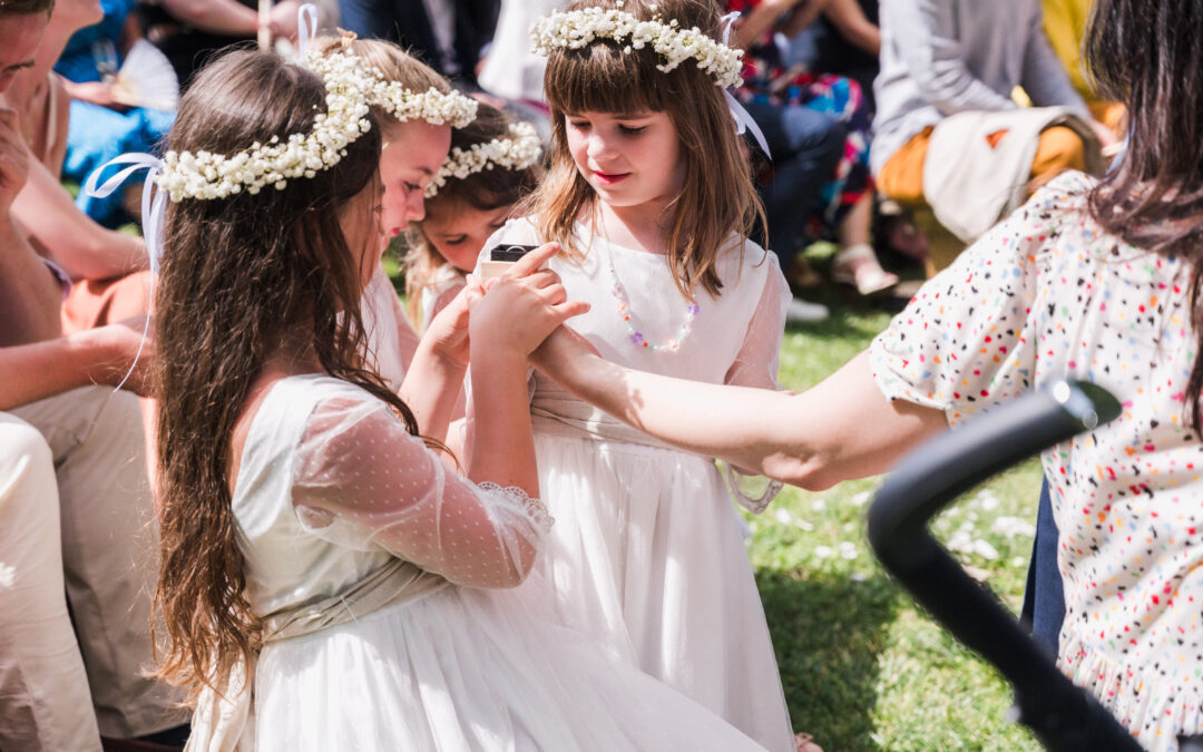 demoiselle d'honneur, enfant, petites filles, couronne de fleurs