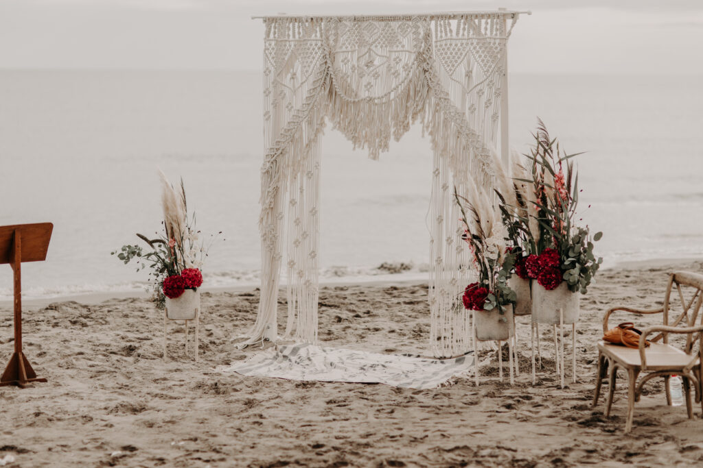 Camargue, plage, arche, sable, décoration, cérémonie laïque