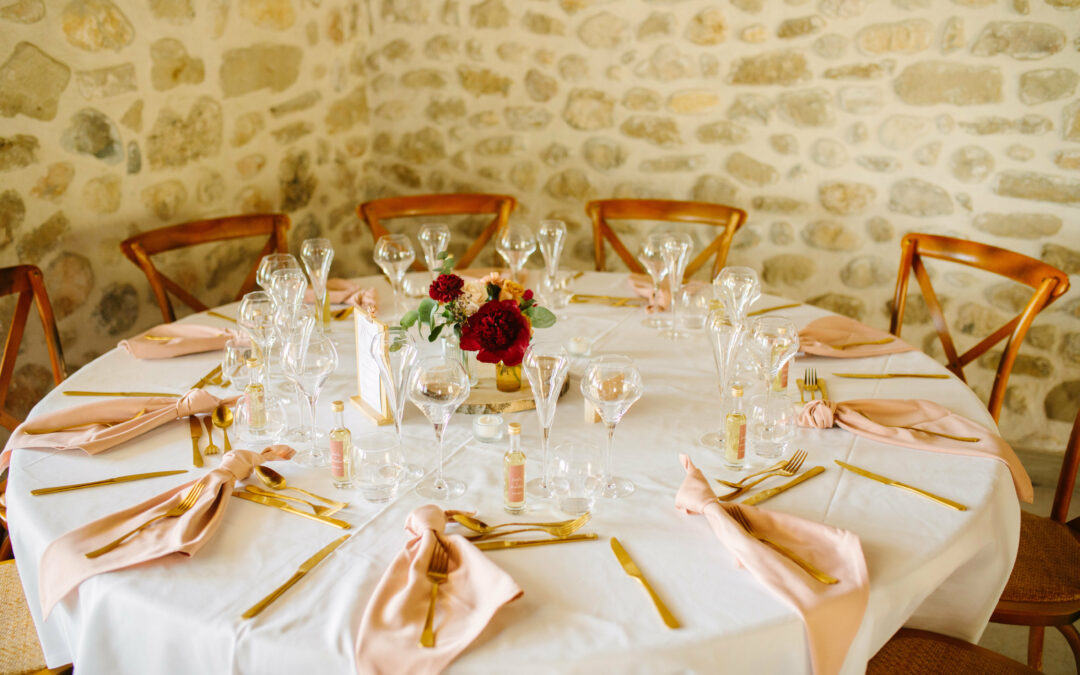 table, décoration, invités, cadeaux invités, cadeaux, mignardises, champagne, fleurs