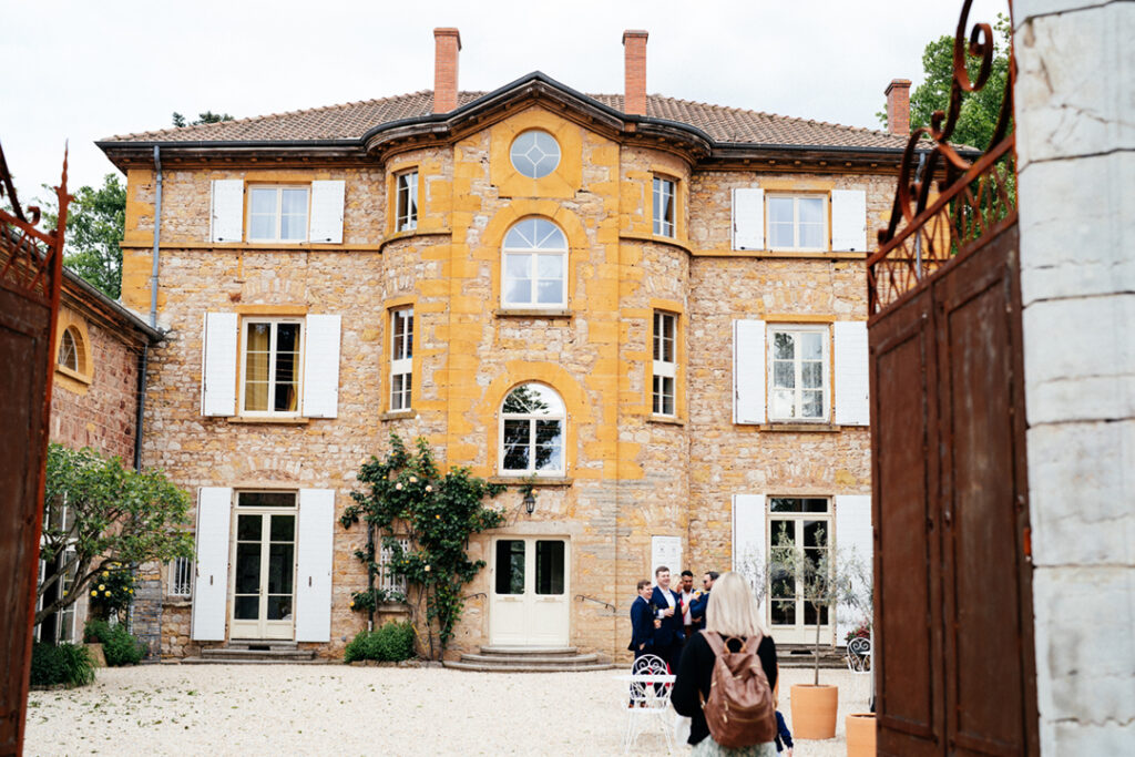 Mariage dans le Beaujolais, Domaine,