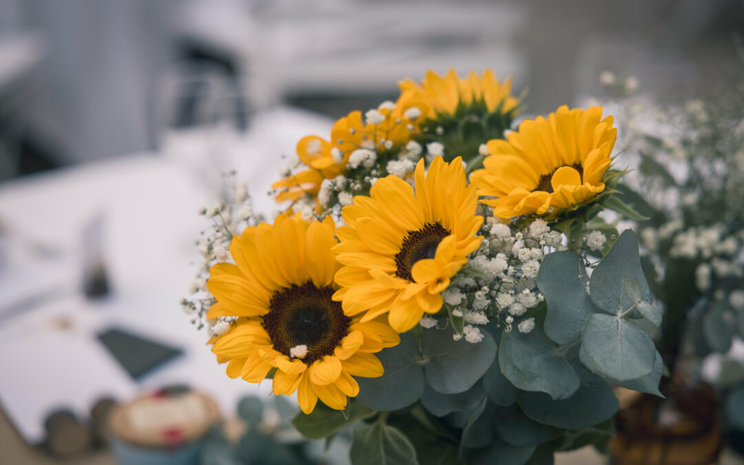 décoration de table, centre de table, tournesols, fleurs, mariage aux milieux des tournesols
