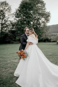 séance couple, mariés, mariage, robe blanche, bouquet, fleurs, automne