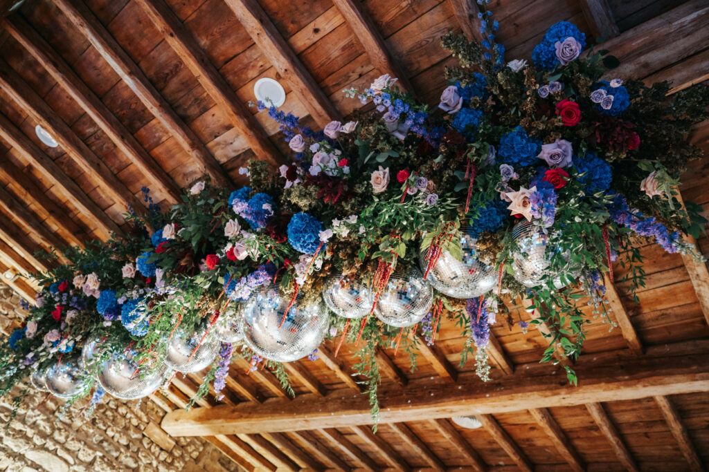 plafond de fleur, décoration en l'air, fleur, décoration, salle de réception
