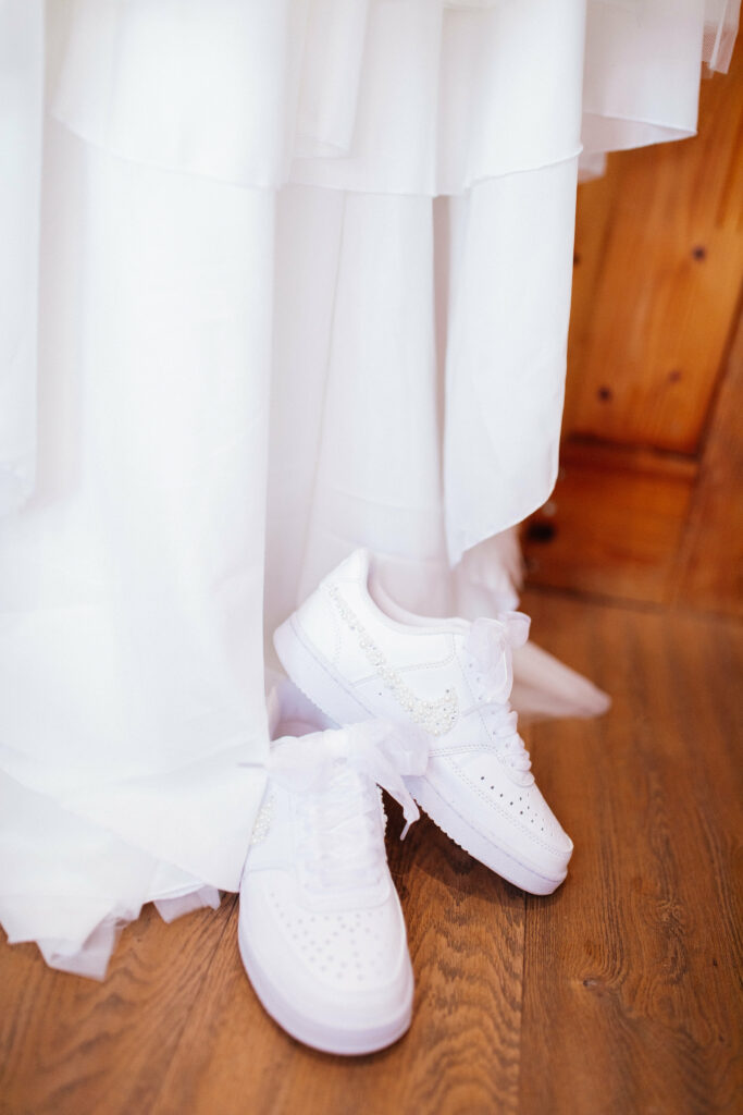 Basket, chaussure de mariée, mariée, robe de mariée