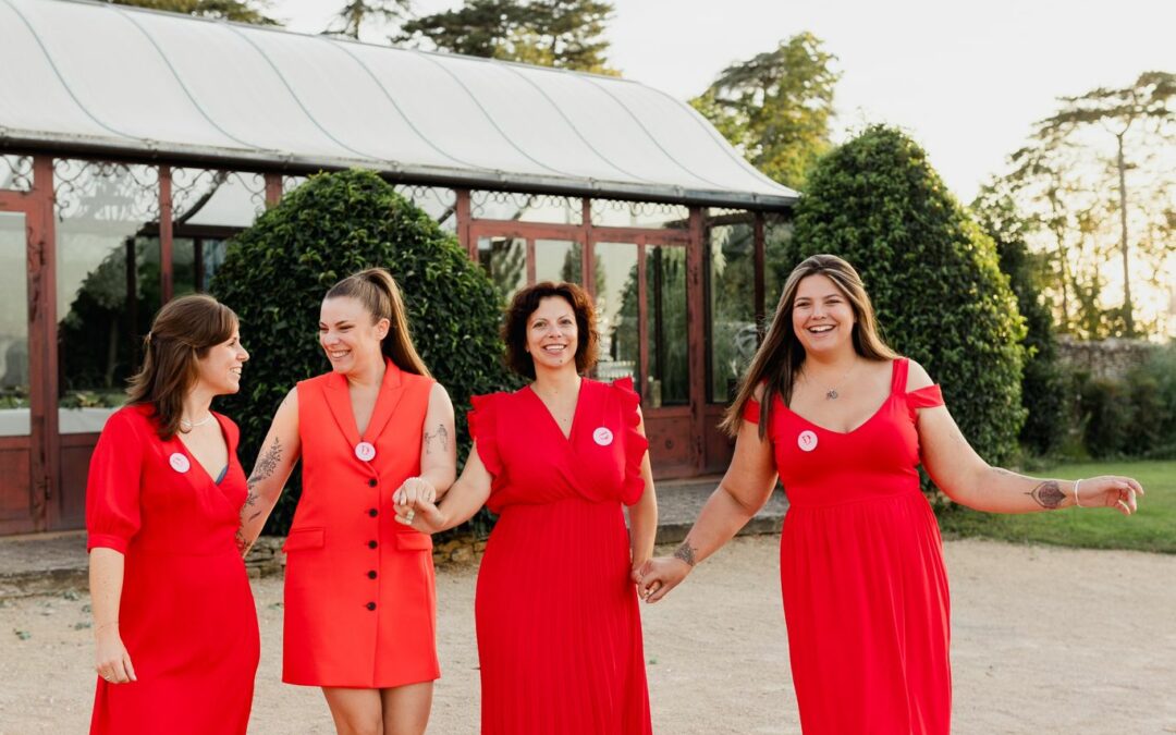 wedding planner, red dress, équipe du jour-j mariage en équipe, wedding planner en rouge, rouge, robe rouge