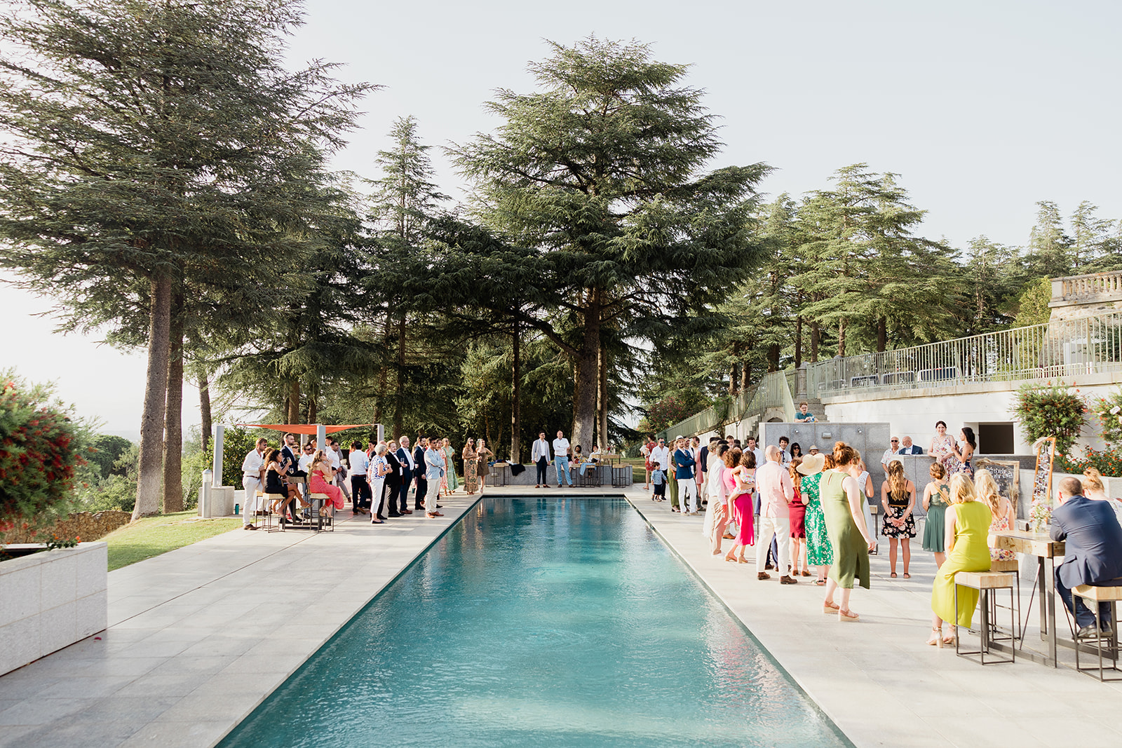 vin d'honneur, chateau de Valmy, piscine