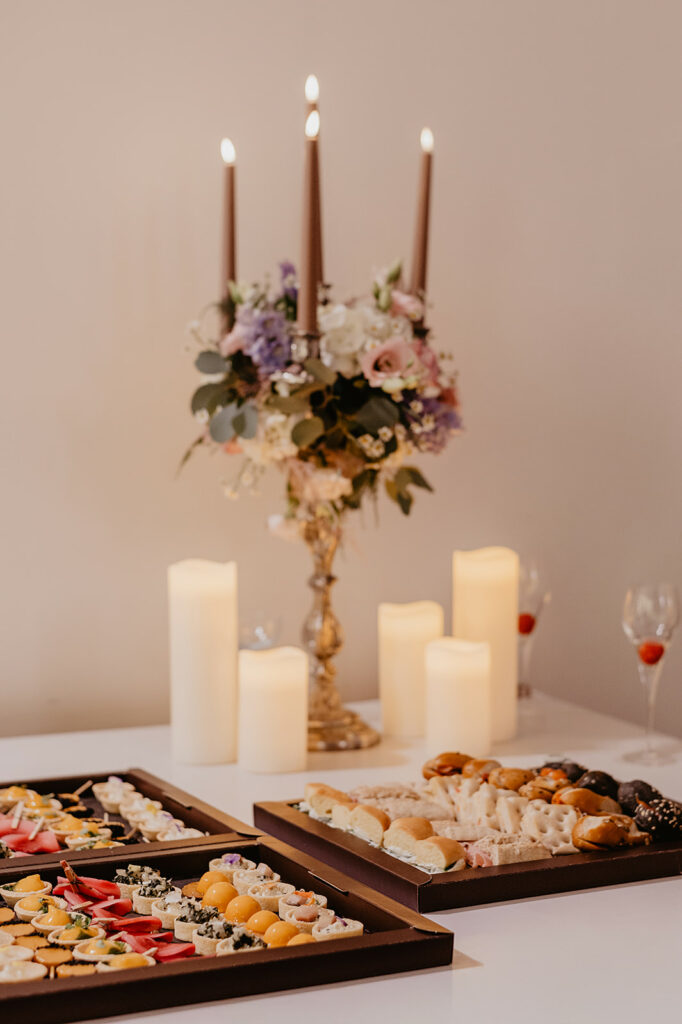 pièce cocktail, traiteur, decoration de table, fleurs, traiteur, cocktail