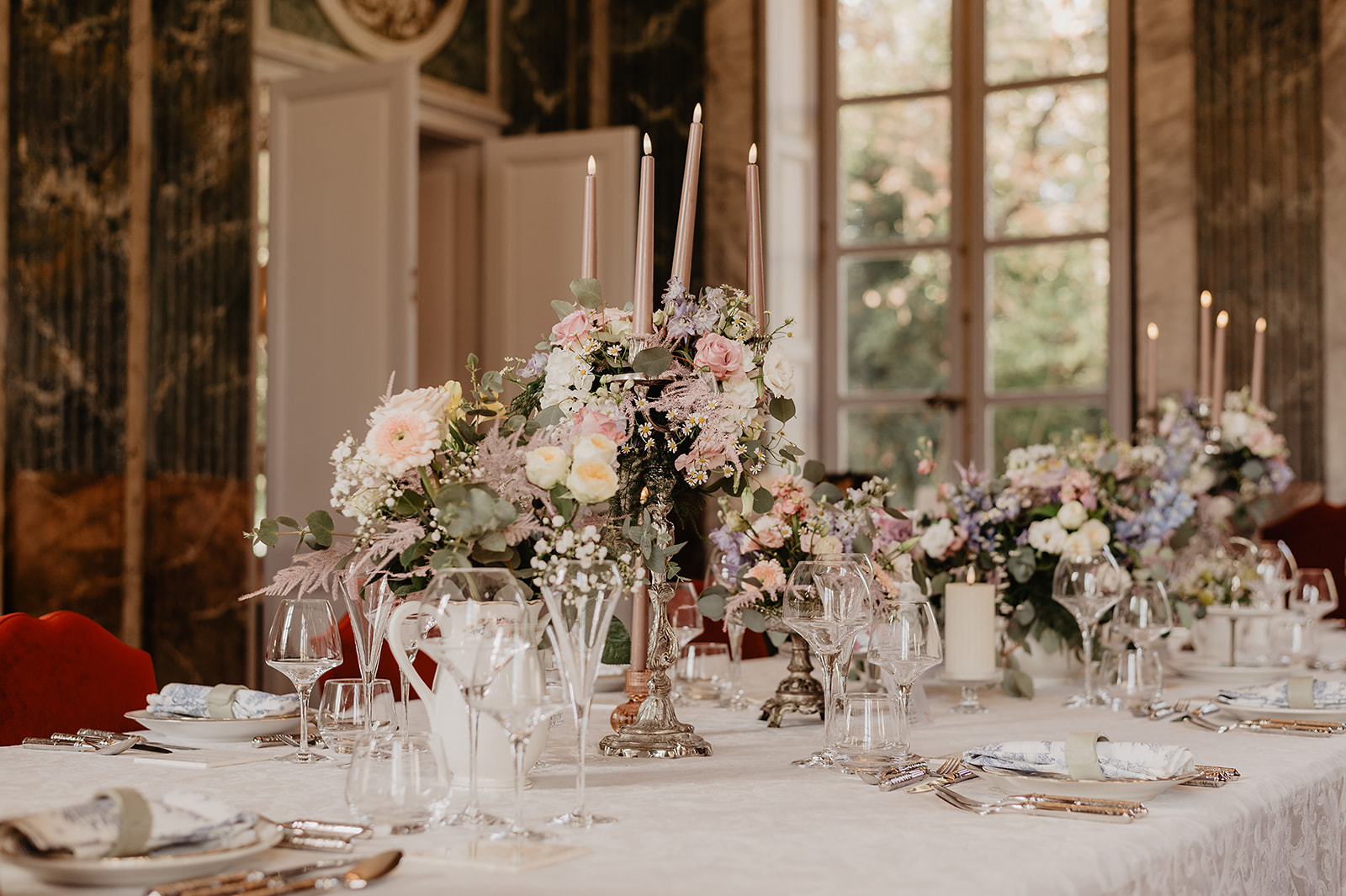 art de la table, decoration, fleurs pastel, brudgerton, d day for you, mariage intime à Monaco