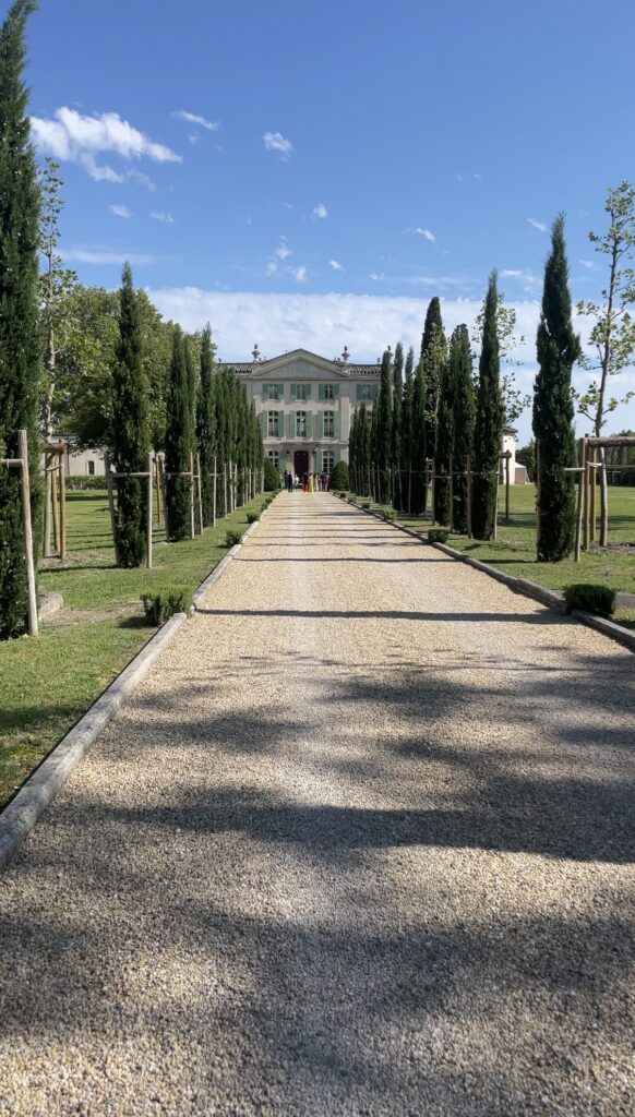 allée château de Tourreau
