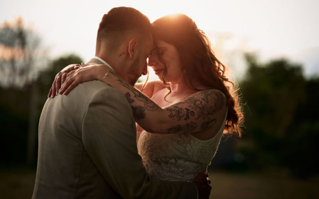 mariés, golden hour, photo de couple, shooting photo, wedding planner, organisatrice de mariage, accompagnement et conseil, d day wedding planner