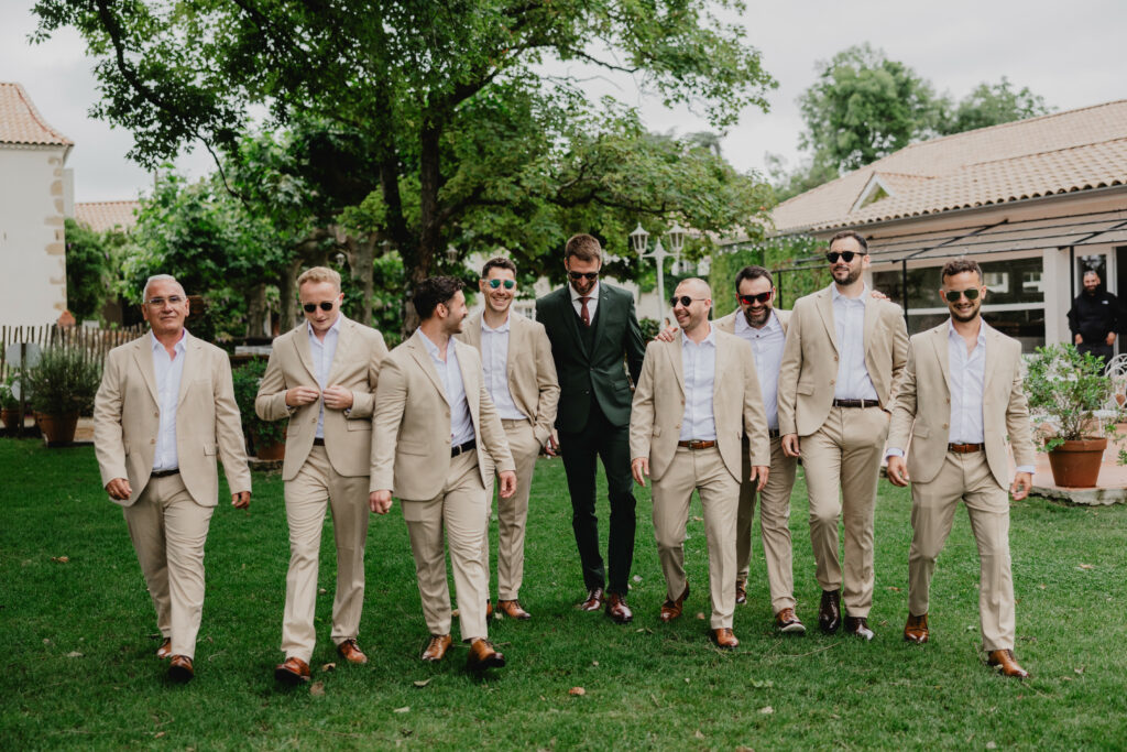 garçons d honneur beige lunette marié costume vert foncé