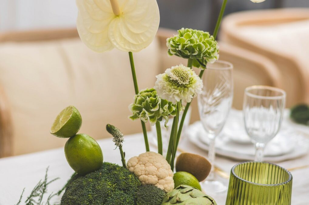 Tendance decoration, mariage bordeaux, monochrome, vert, decoration