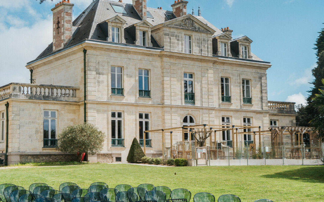 Lourmarin : mariage artistique entre style et authenticité