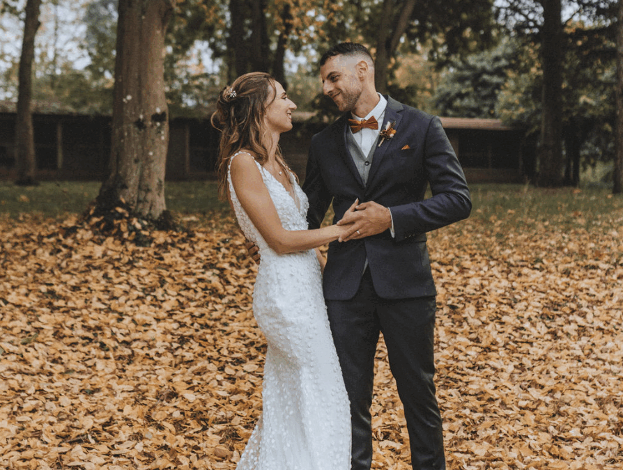 mariage automnal, séance couple, shooting couple, robe de mariée, costume marié, mariage aux couleurs de l'automne
