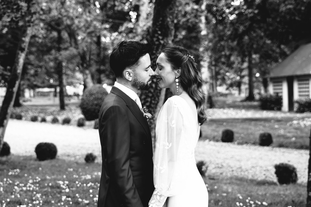 séance couple château noir et blanc amour